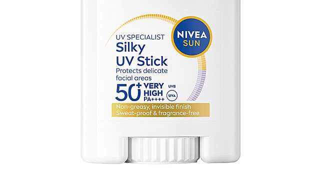 Ty�inka na obli�ej je vod�odoln� a bez parfemace, tak�e je vhodn� i pro citlivou ple�. Cena 400 K�