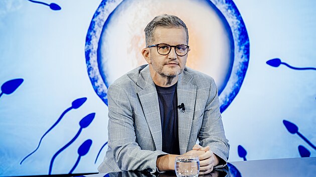 Hostem po�adu Rozst�el je prim�� Sexuologick�ho �stavu V�eobecn� fakultn� nemocnice v Praze, Libor Z�me�n�k. Po�ad moderuje Vladim�r Vok�l.