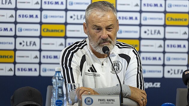 Trenér A-týmu a generální sportovní manažer olomoucké Sigmy Pavel Hapal na...