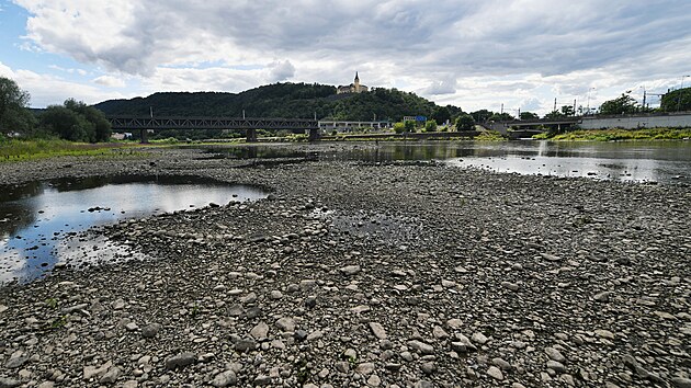 Vyschl� koryto �eky Labe v �st� nad Labem (22. �ervence 2026)