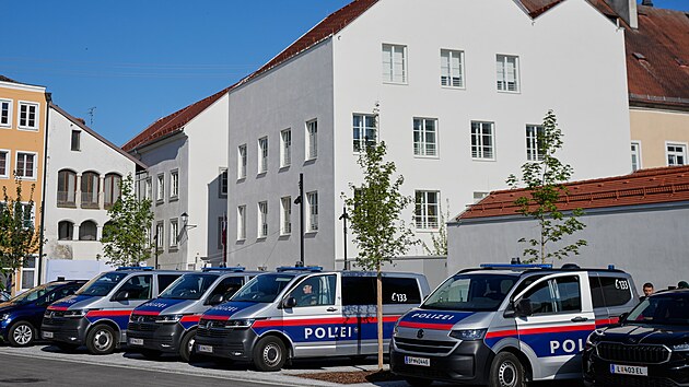 Exteri�r rodn�ho domu Adolfa Hitlera, ze kter�ho rakousk� ��ady ud�laly policejn� stanici. (22. �ervence 2026)