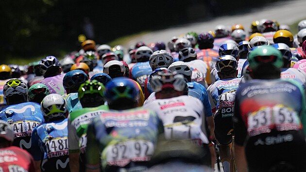 Peloton v 17. etap� Tour de Frandce