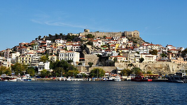 Za vstupn� br�nu do V�chodn� Makedonie je pova�ov�no p��stavn� m�sto Kavala.