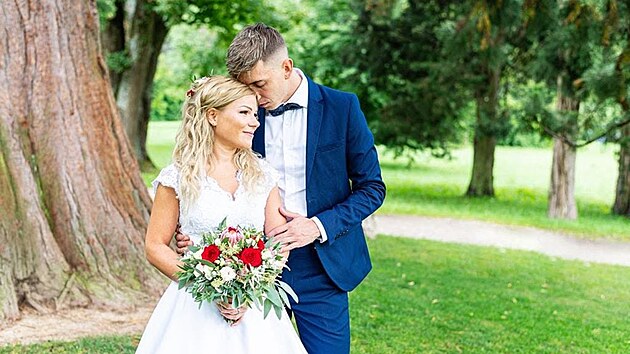 Fotbalista Richard Veverka a jeho svatebn� fotografie z Rakouska.