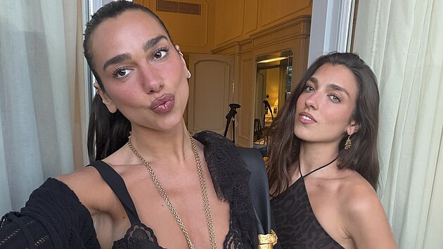Dua Lipa a jej� sestra Rina Lipa (19. kv�tna 2026)