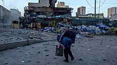 Po�kozená stanice metra v Kyjev� po dal�í vln� ruských vzdu�ných útok� (19....