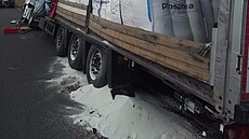 Dopravní nehoda nákladního automobilu na dálnici D8 na Litom��icku
