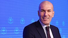 Zinédine Zidane byl p�edstaven jako nový trenér francouzské reprezentace.