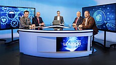 Hosty po�adu iDNES LOUNGE na téma �Budoucnost poji�t�ní� jsou (zleva) výkonný...