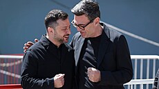 Britský premiér Andy Burnham a ukrajinský prezident Volodymyr Zelenskyj...