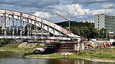 Bene��v most v Ústí nad Labem b�hem opravy. (27. �ervence 2026)