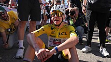 Vít�z 19. etapy a lídr Tour de France v cíli, Tadej Poga�ar (UAE) se vydýchává.
