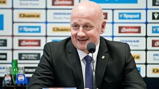 Adolf �ádek, generální �editel Viktorie Plze�, na tiskové konferenci p�ed...