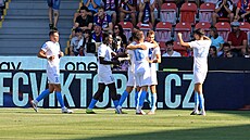 Libere�tí fotbalisté slaví gól proti Plzni v úvodním kole Chance ligy.