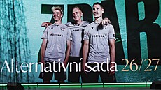 Fotbalisté Baníku p�edstavili i novou alternativní sadu dres� v �edé barv�.