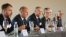 Experti zastupující republiku na seminá�i o jaderné energetice. (24. �ervence...