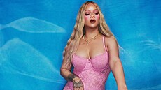 R��ová krajka, sebev�domí a �enskost. Rihanna p�edstavila novou kolekci...