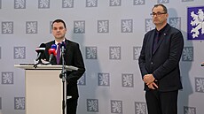 Tisková konference Petra Macinky a Borise ��astného (Motoristé) p�ed odletem na...