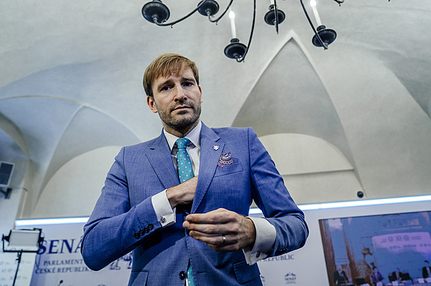 Nemocnice mají kriticky málo krve. Ministr Vojtěch žádá veřejnost o pomoc