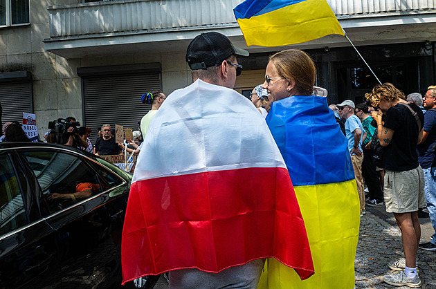 Polsko se obrací proti Ukrajincům. Zášť živí politika, stopy vedou i do Ruska