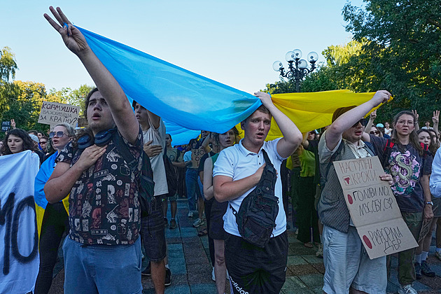 Volby by pro Ukrajinu byly tsunami, mohly by rozdělit zemi, obává se Zelenskyj