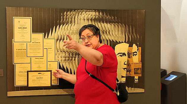 Sign the Chart, but Stay in the Collections. 'That Surprised Me,' Says Gallery Head
