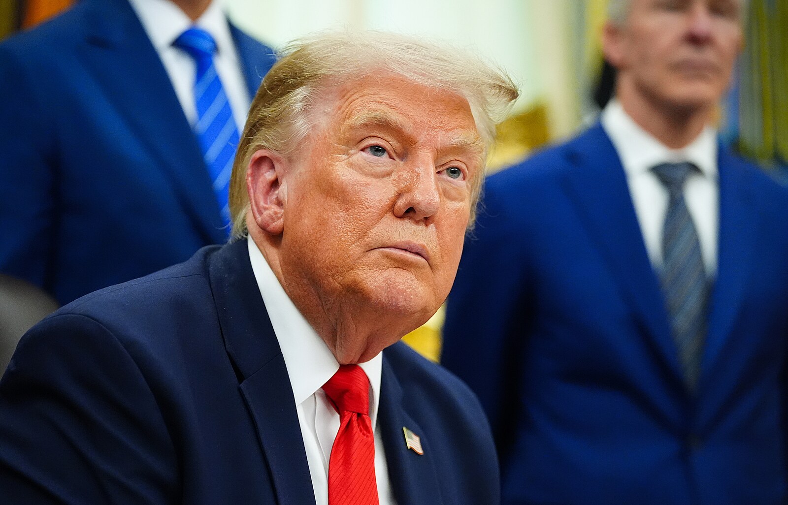 Oslabení americké prestiže. Je Trump v kontejneru symbolem válečného neúspěchu? | Názory
