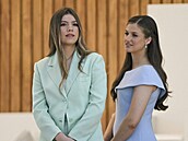 �pan�lské princezny Leonor a Sofía se stále �ast�ji objevují bok po boku p�i...