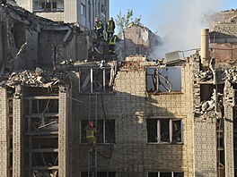 No�ní ruské útoky na Ukrajin� si podle místních ú�ad� vy�ádaly nejmén� osm...