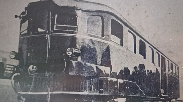 Motorový v�z vyráb�ný firmou Ba�a nazývaný Modrý express.