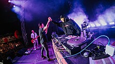 Chinaski a DJ Friky na scén�