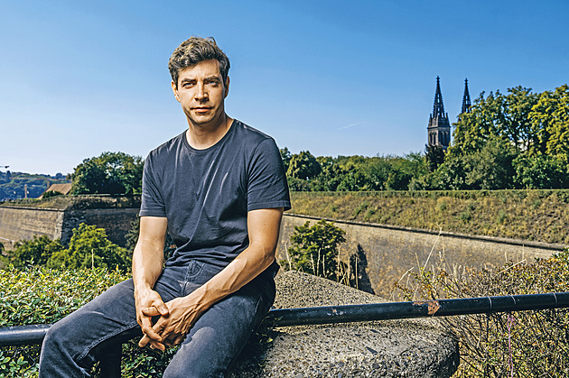 Herec je námezdní dělník, který čeká, kdo se s čím ozve. Ivan Lupták o psaní i rolích