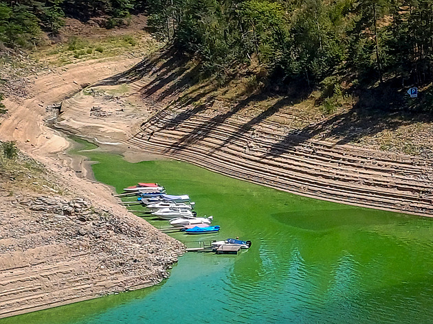 Orlík Dam Water Levels Hit 44-Year Low Amid Extreme Drought