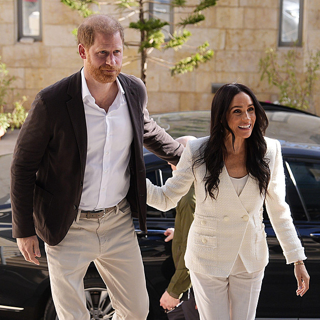 Princ Harry se s rodinou vrátil do Británie, děti tu v září nastoupí do školy