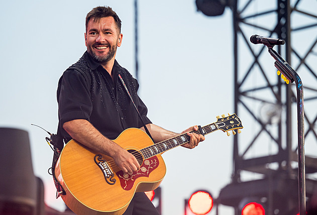 Letnou zaplavily davy. Koncert Marka Ztraceného přinesl hity i dojemné chvíle