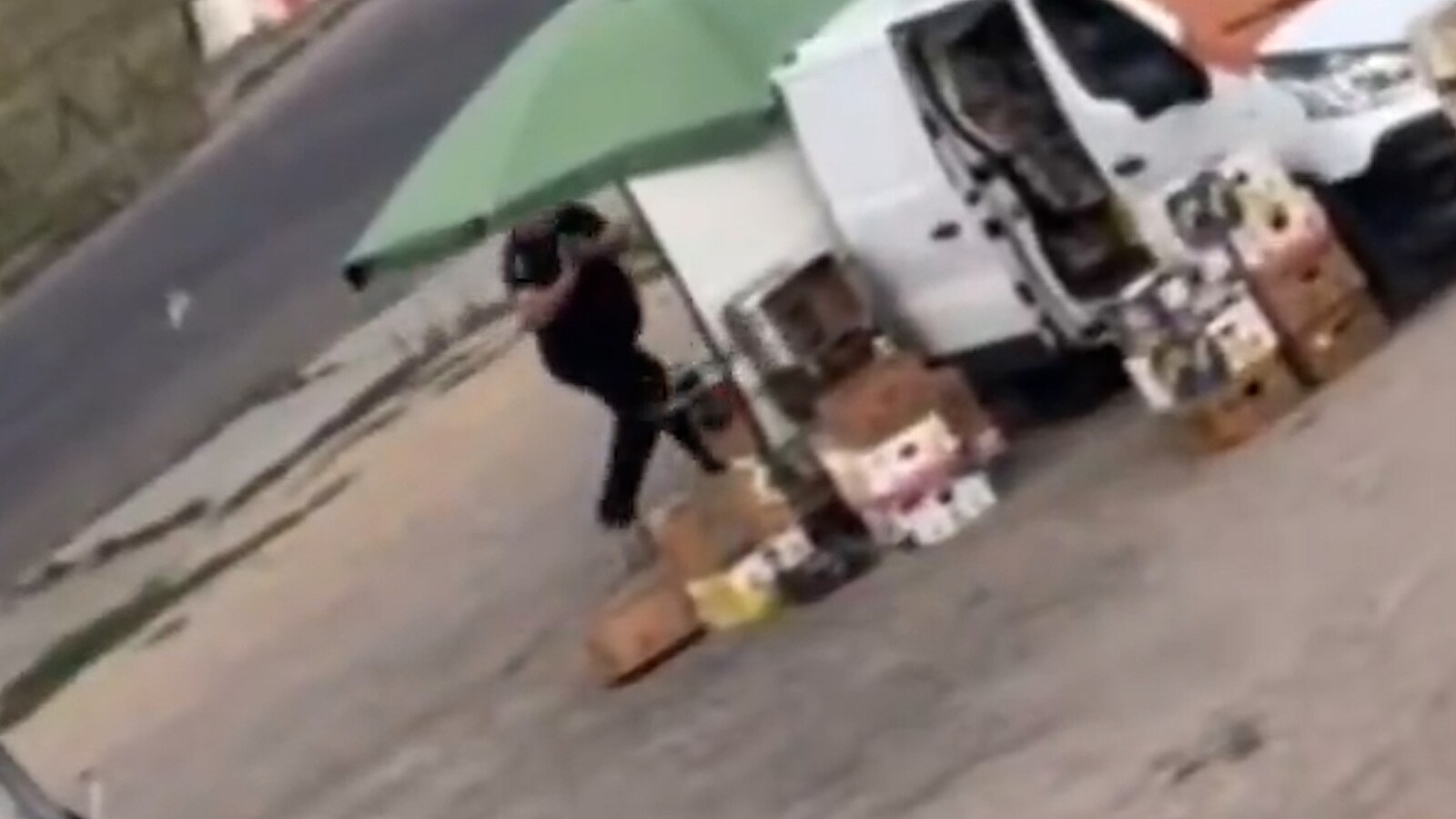 Dron v Chersonu lovil civilistu. Zastavte  ruské „safari“, apeluje Zelenskyj na svět
