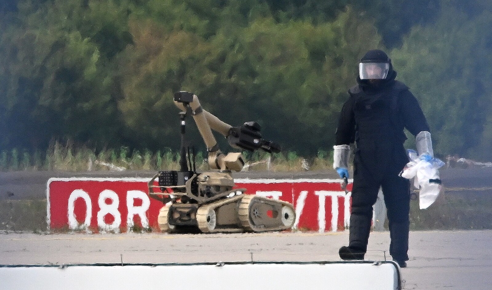 Nová úroveň nebezpečí. Němci kvůli dronům na letišti v Lipsku prověřují cizí stopu