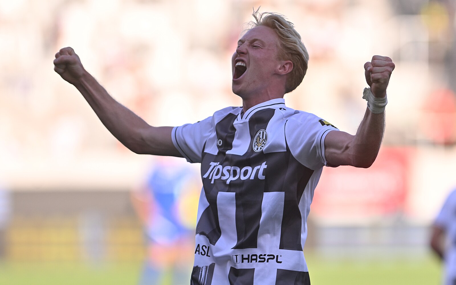 Hradec – Baník 2:1, oslabenou Ostravu srazil dvěma přesnými zásahy Slončík | Sport