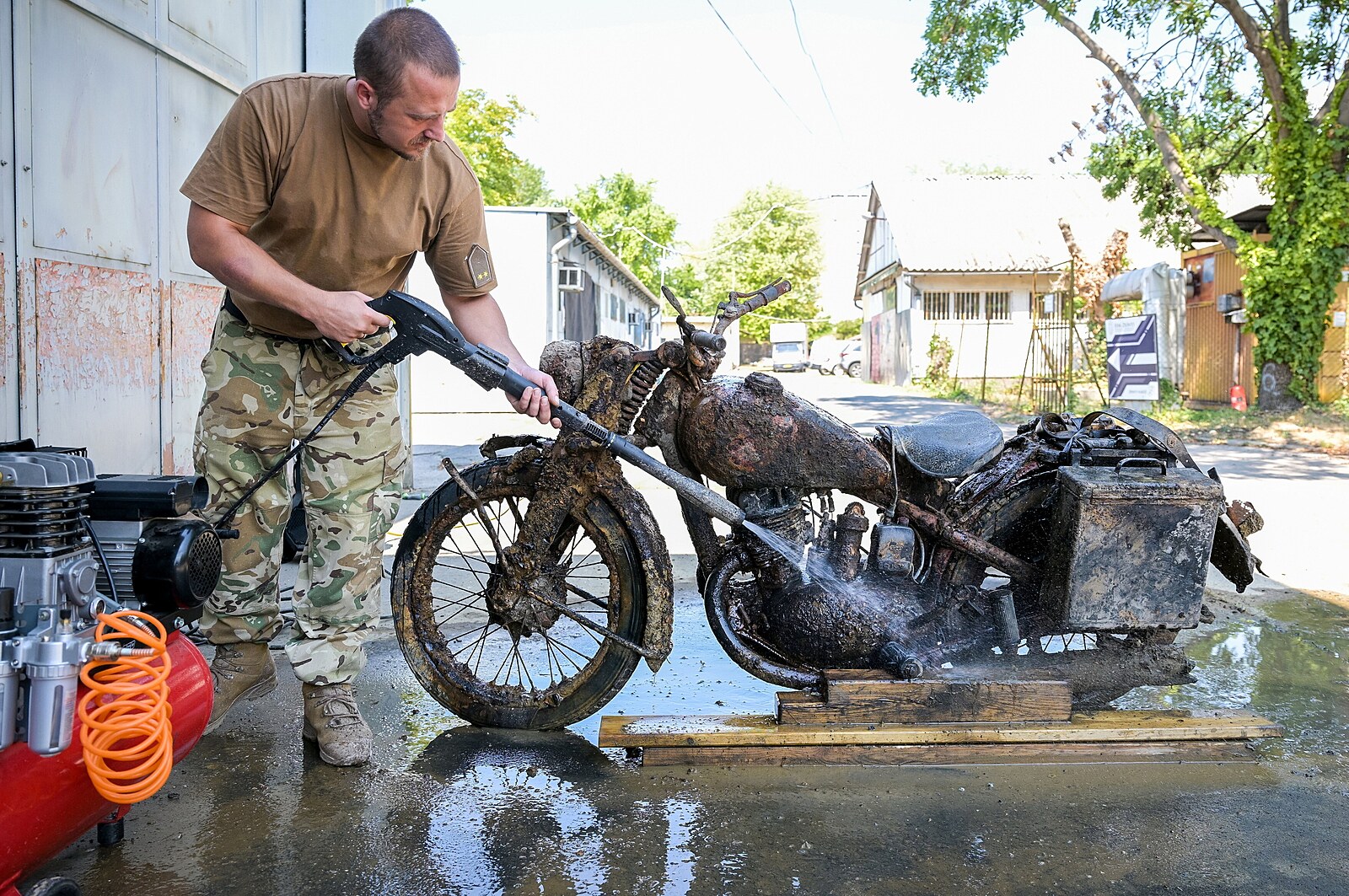 Poklady nacistů. V Dunaji se našla motorka s lidskými pozůstatky i potopená loď