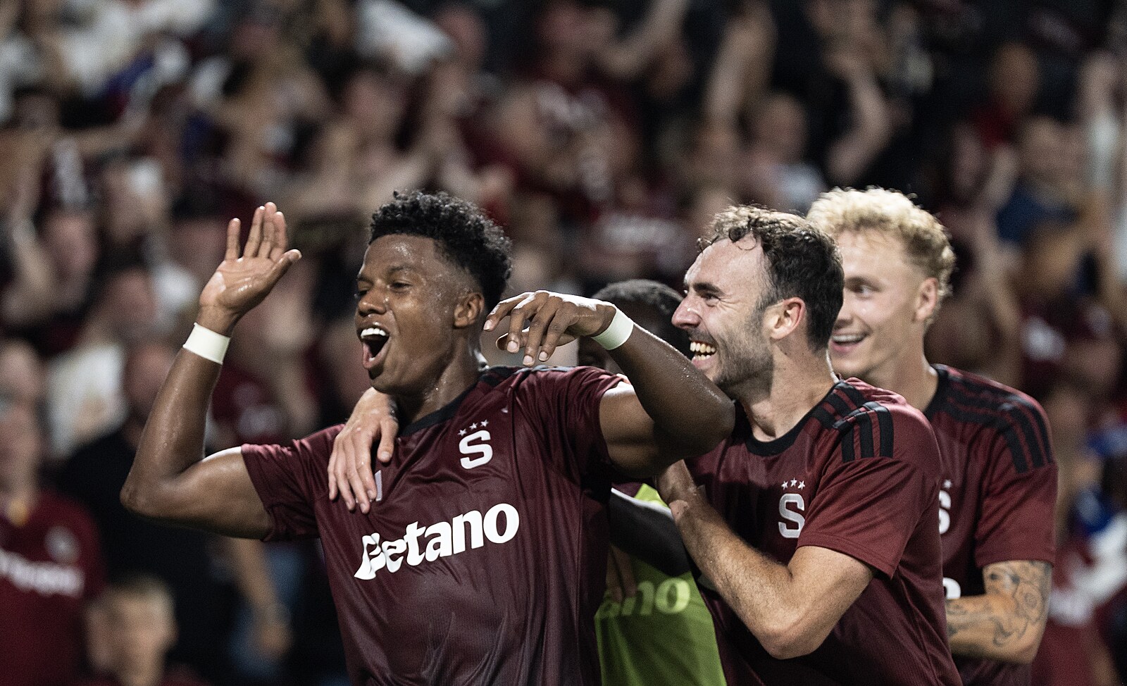 Sparta - Lyon 2:1, vzrušující obrat v boji o Ligu mistrů, po hodině rozhodl Mercado | Sport