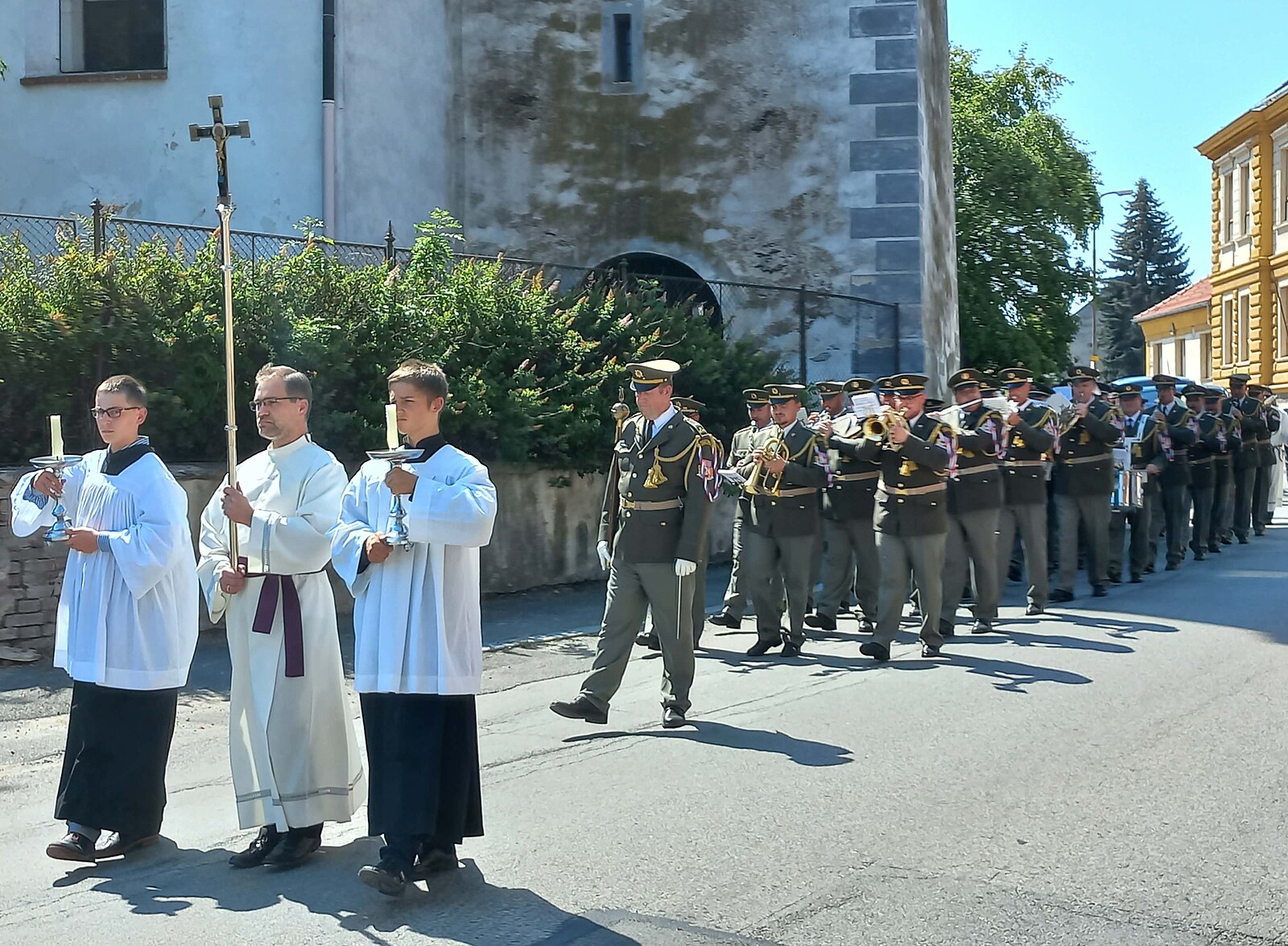 Poslední rozloučení. V Netolicích se koná pohřeb vojákyně, která nepřežila pád vrtulníku