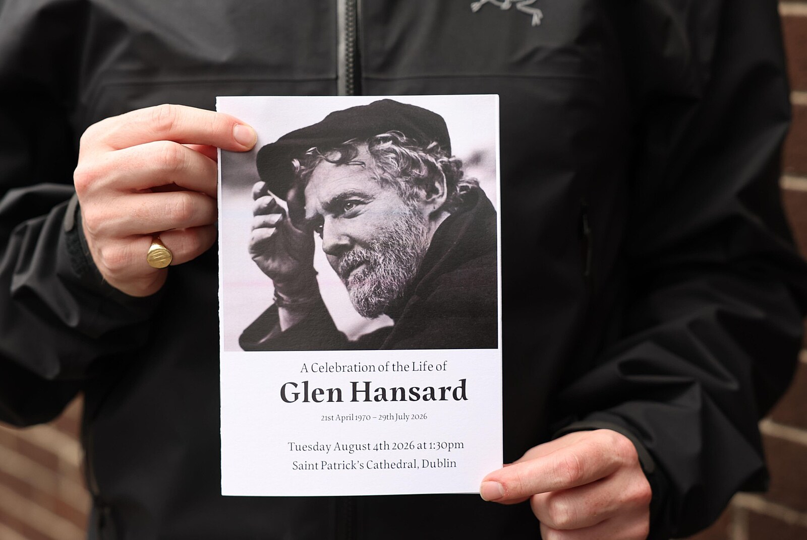Tvrdá irská palice. Tragické úmrtí Glena Hansarda zaskočilo celou hudební scénu | Orientace