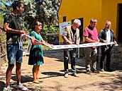 Slavnostní p�est�i�ení pásky p�i otev�ení výstavy. Zleva: Martin Bocian ,...