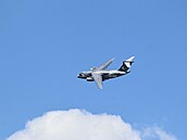 Embraer C-390 Millennium ve vzduchu nad leti�t�m ve Farnborough.