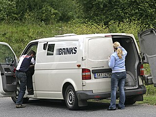 Takhle kriminalisté ohledávali v�z bezpe�nostní slu�by, který ráno 9. srpna...