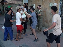 �pan�lská policie zasahovala proti migrant�m v Ceut�