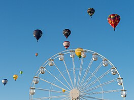 Bristol International Balloon Fiesta - festival horkovzdu�ného balónu v...