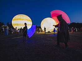 Park na Kraví ho�e v Brn� za�il v úterý ve�er sraz sv�tlu�ek a sv�tlu�ák�....