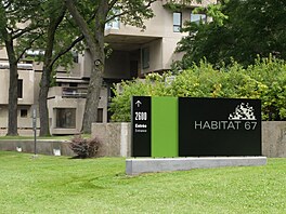 Architekt a urbanista izraelsko-kanadského p�vodu, Mo�e Safdie, smý�lel o...