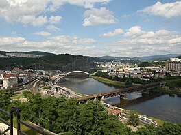 Labe v centru Ústí nad Labem.